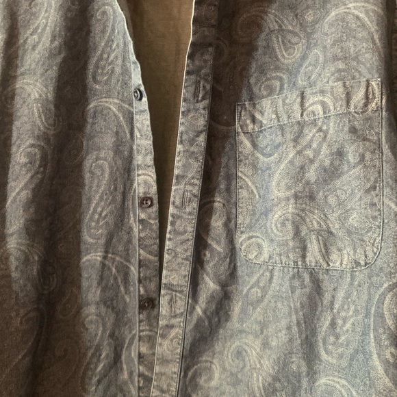 H&M Paisley Pattern Button Down - Picture 3 of 4